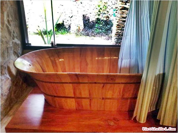 bồn tắm gỗ này làm cho khu nghỉ dưỡng mai châu hòa bình năm 2014 