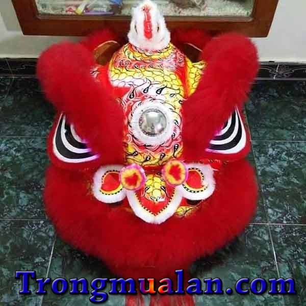 đầu lân màu đỏ