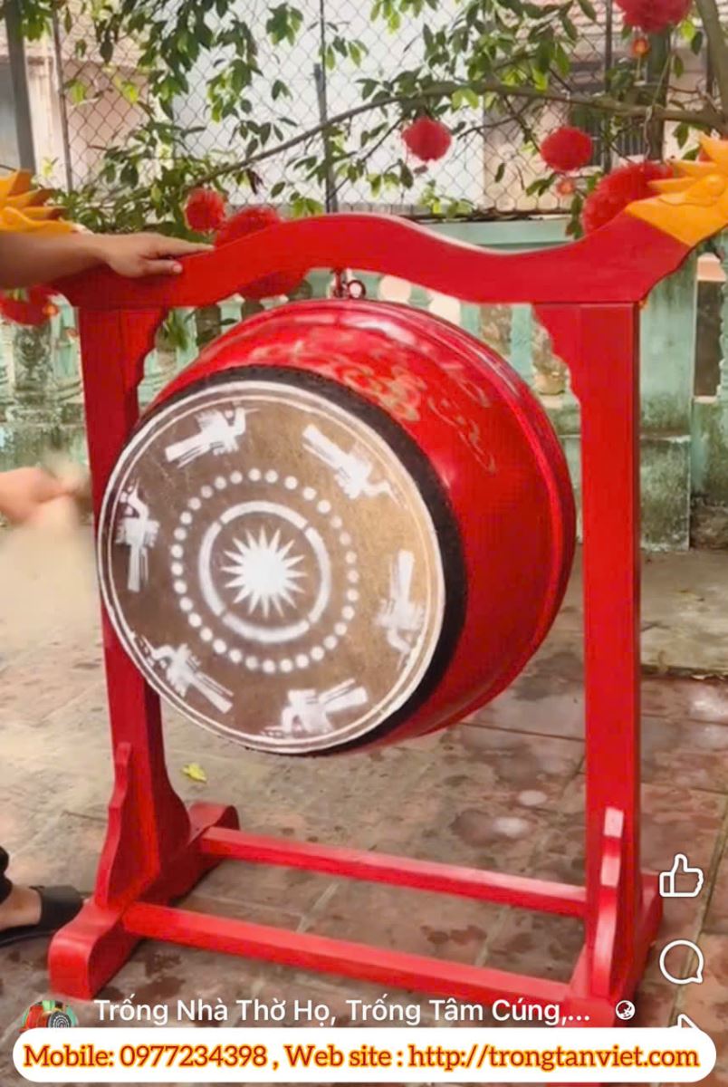 Trống nhà thờ họ giá treo trống đầu rồng sơn đỏ
